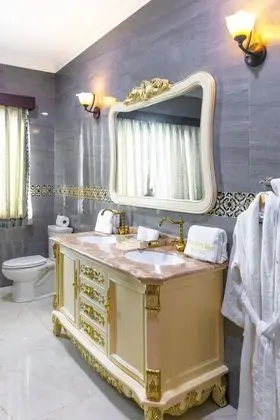 Luxury Süit, Birden Çok Yatak, Okyanus Manzaralı (Jacuzzi)