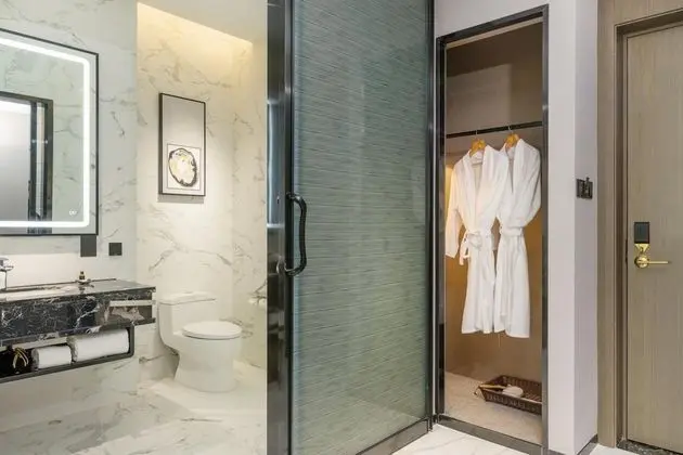 Deluxe Tek Büyük Yataklı Oda