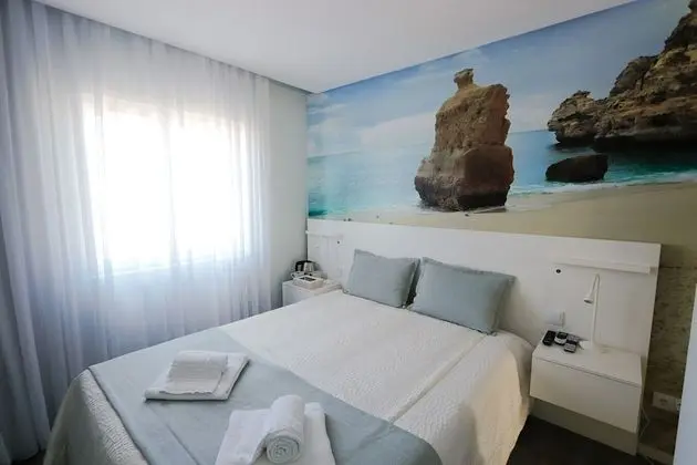 Standard Tek Büyük veya İki Ayrı Yataklı Oda, Kısmi Deniz Manzarası