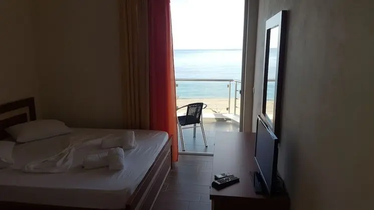 Basic Tek Büyük Yataklı Oda