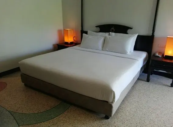 Deluxe Oda, Havuz Manzaralı