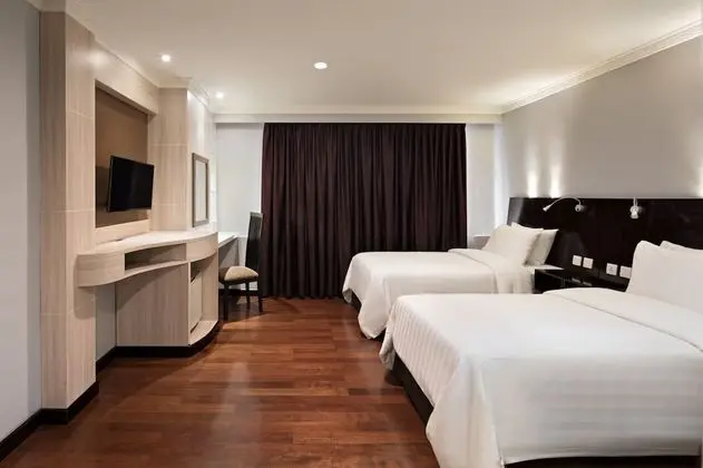 Club Tek Büyük veya İki Ayrı Yataklı Oda