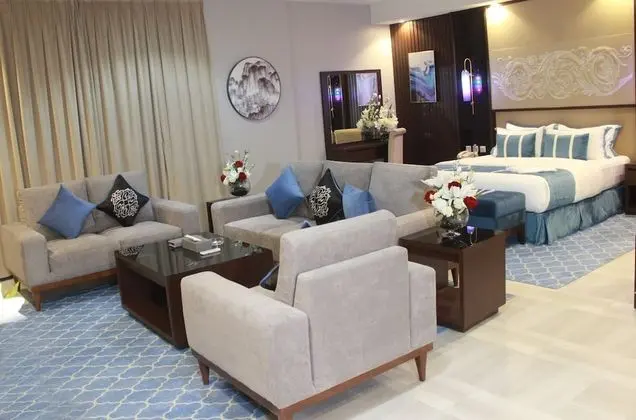 Senator Studio Suites