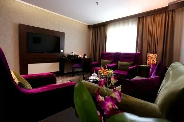 Diplomat Suite