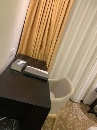 Business Süit, Penceresiz