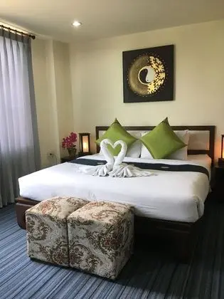 Deluxe Balcony Mountain View