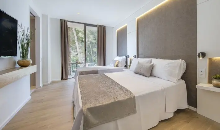 Premium Üç Kişilik Oda