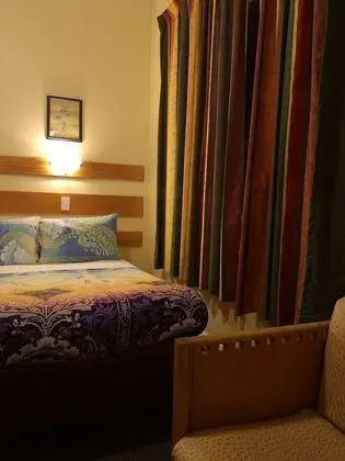 Dört Kişilik Oda, Ortak Banyo