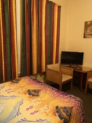 Dört Kişilik Oda, Ortak Banyo