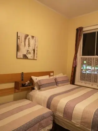 Üç Kişilik Oda
