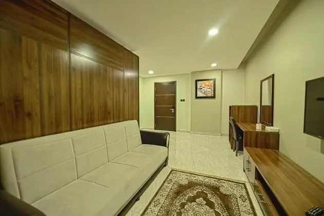 Luxury Oda