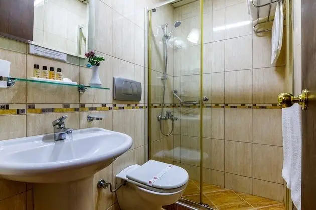 Standard Tek Büyük veya İki Ayrı Yataklı Oda