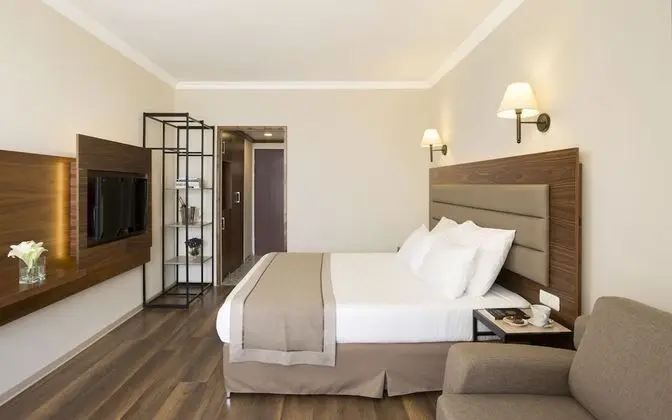 Deluxe İki Ayrı Yataklı Oda, Havuz Manzaralı