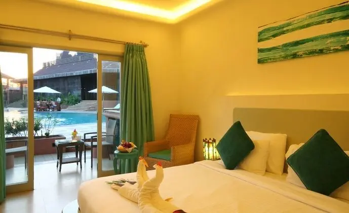 Deluxe Oda, 1 Çift Kişilik Yatak, Küvet, Havuz Manzaralı