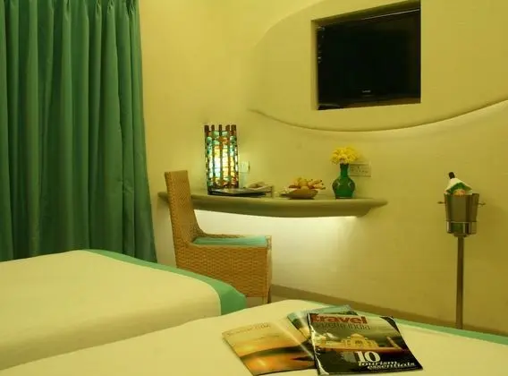 Deluxe Oda, 1 Çift Kişilik Yatak, Küvet, Havuz Manzaralı