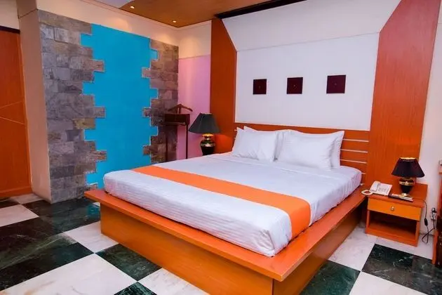 Deluxe Tek Büyük Yataklı Oda