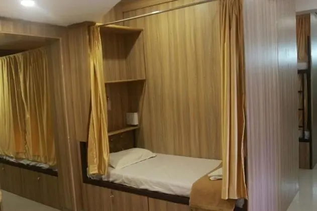 Ortak Ranzalı Oda, Sadece erkekler için, Şehir Manzaralı
