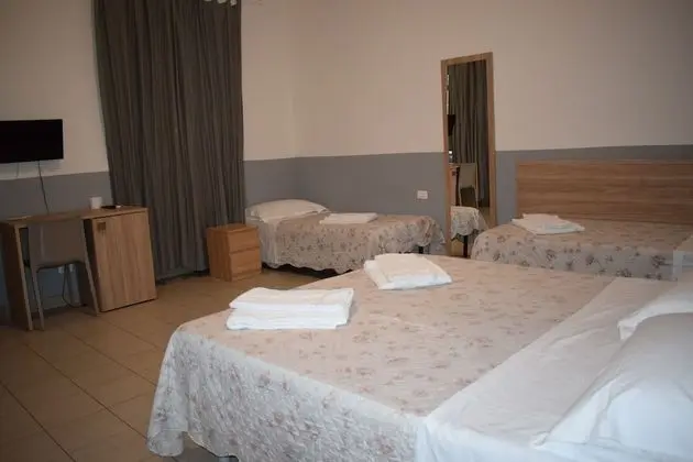 Dört Kişilik Oda, Ortak Banyo