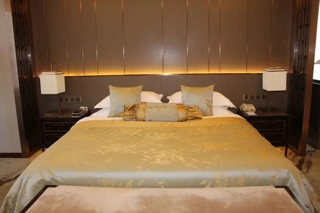 Luxury Oda