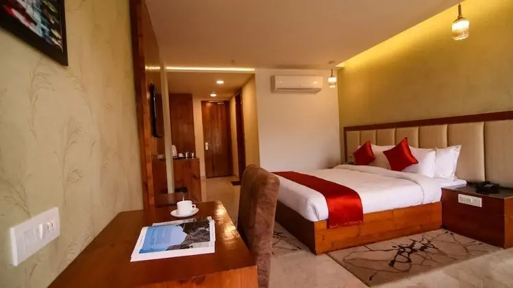 Deluxe Tek Büyük Yataklı Oda