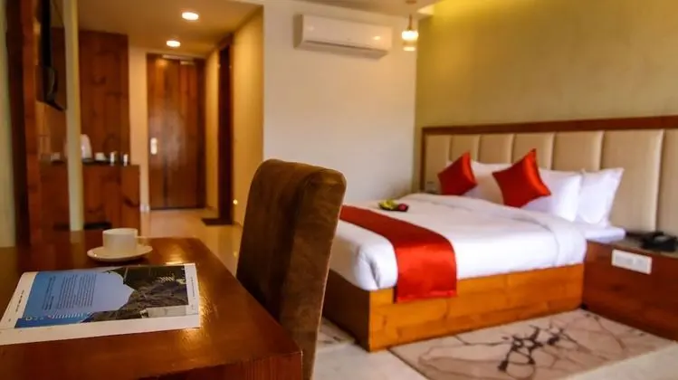 Deluxe Tek Büyük Yataklı Oda