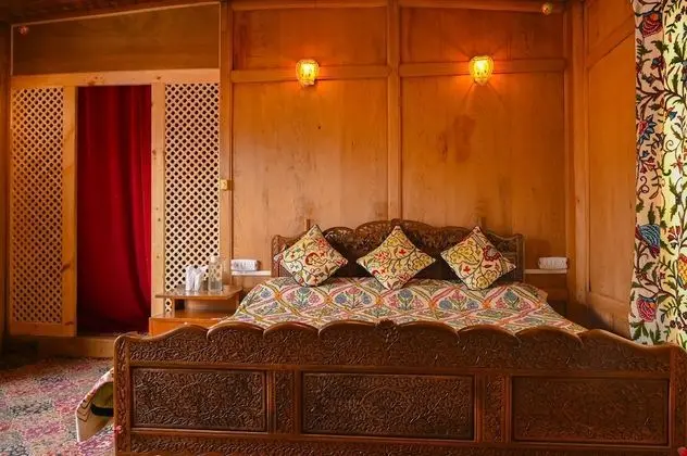 Deluxe Tek Büyük Yataklı Oda, 1 Yatak Odası, Göl Manzaralı