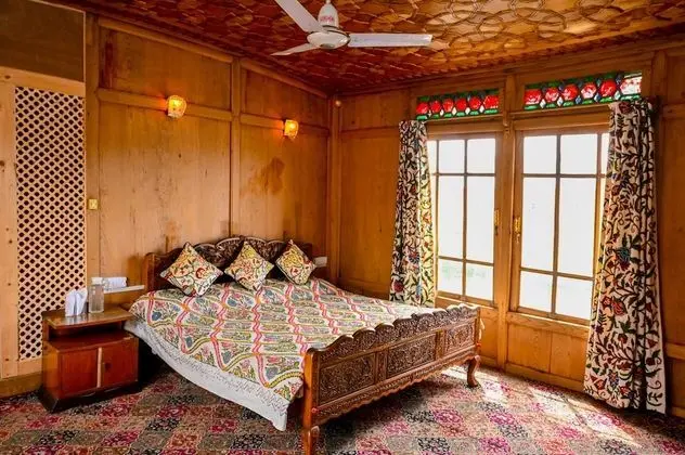 Deluxe Tek Büyük Yataklı Oda, 1 Yatak Odası, Göl Manzaralı