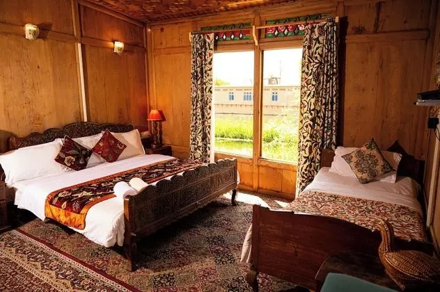 Deluxe Tek Büyük Yataklı Oda, 1 Yatak Odası, Göl Manzaralı