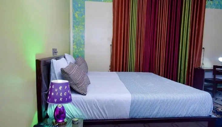 Comfort Tek Büyük Yataklı Oda