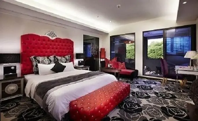Deluxe Tek Büyük Yataklı Oda (Check In Time - 11PM)