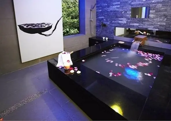 Deluxe Tek Büyük Yataklı Oda, Park Manzaralı (Check In Time - 6PM)