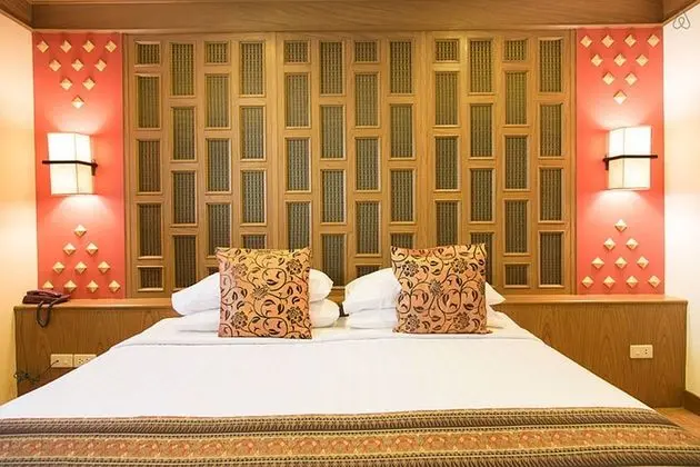Golden grand deluxe King size bed