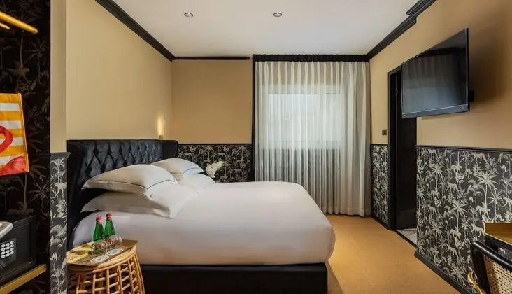 Classic room