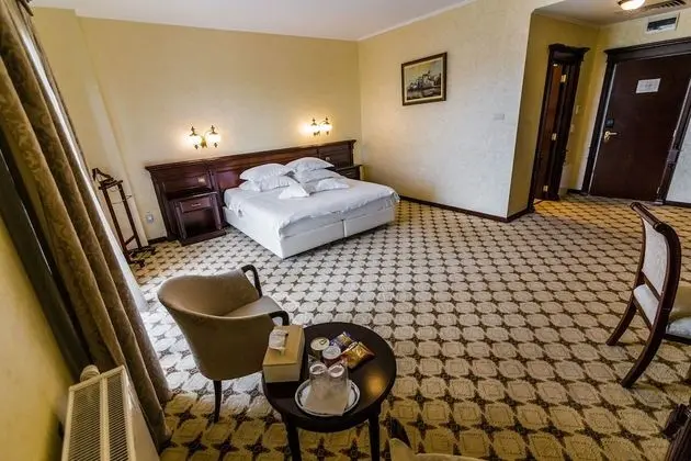 Queen Room, 1 King Bed