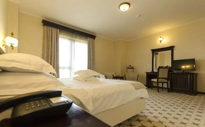Queen Room, 1 King Bed