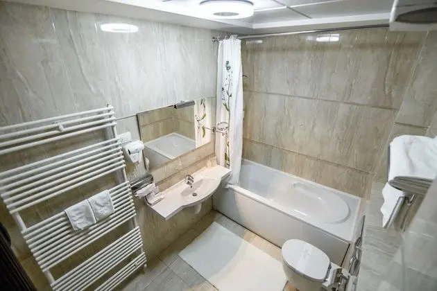 Queen Room, 1 King Bed
