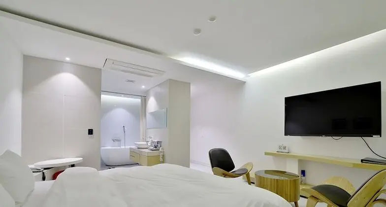 Deluxe Tek Büyük Yataklı Oda