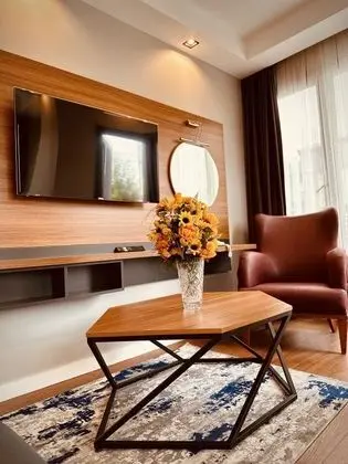 Apart 1+1 Oda, Deniz ve Dağ Manzaralı, Balkonsuz