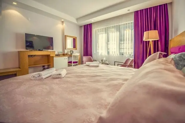 Twin, Dağ Manzaralı