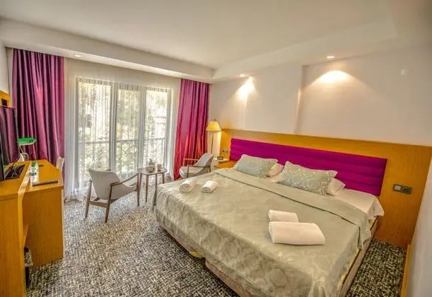 Twin, Dağ Manzaralı