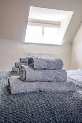 Deluxe Üç Kişilik Oda, Banyolu/Duşlu
