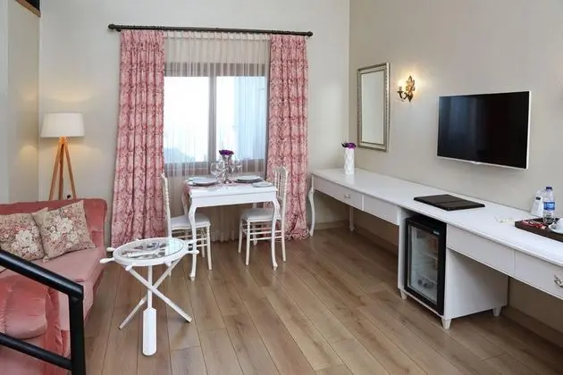 Suite, Göl Manzaralı