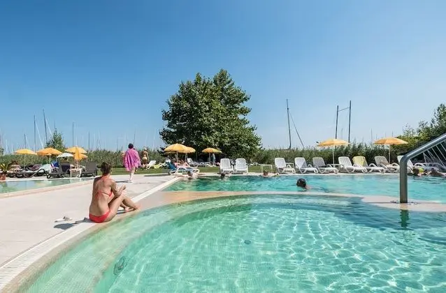Premium Tek Büyük veya İki Ayrı Yataklı Oda, Göl Manzaralı