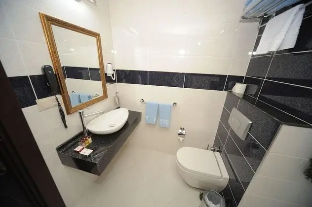 Standard Üç Kişilik Oda, Göl Manzaralı