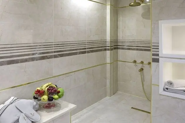 Süit, 1 Çift Kişilik Yatak, Göl Manzaralı