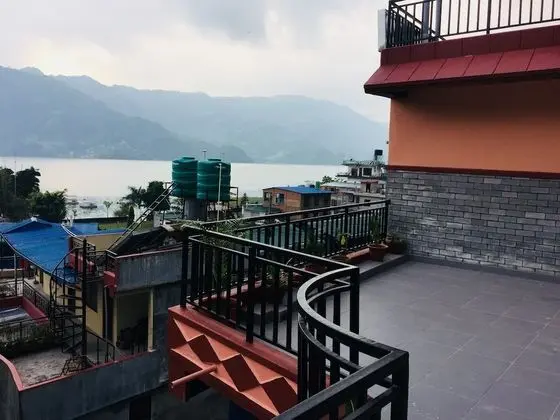 Tek Büyük Yataklı Oda, Balkon