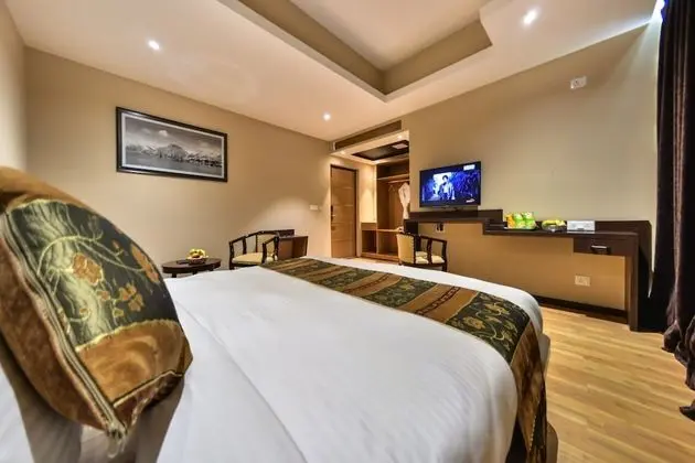 Deluxe Tek Büyük Yataklı Oda