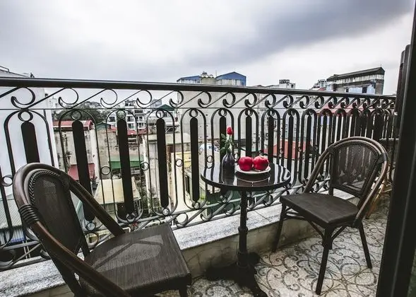 Süit, Balkon (Connecting Suite)