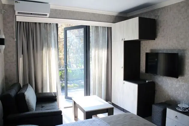 Luxury Tek Büyük Yataklı Oda, 1 Büyük (Queen) Boy Yatak ve Çekyat, Balkon, Kısmi Deniz Manzaralı