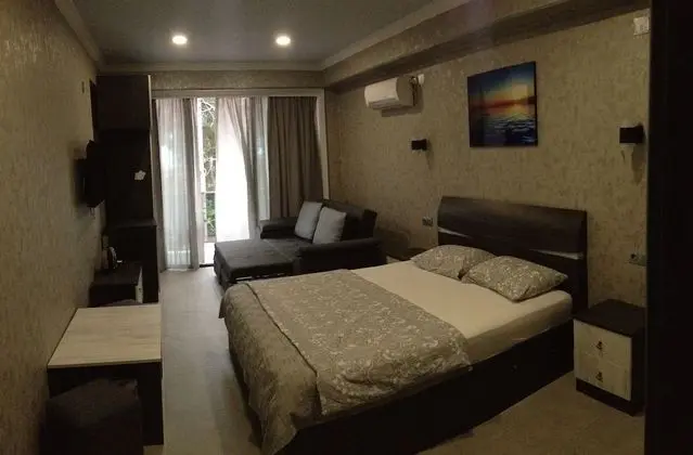 Luxury Üç Kişilik Oda, 1 Büyük (Queen) Boy Yatak ve Çekyat, Balkon, Kısmi Deniz Manzaralı